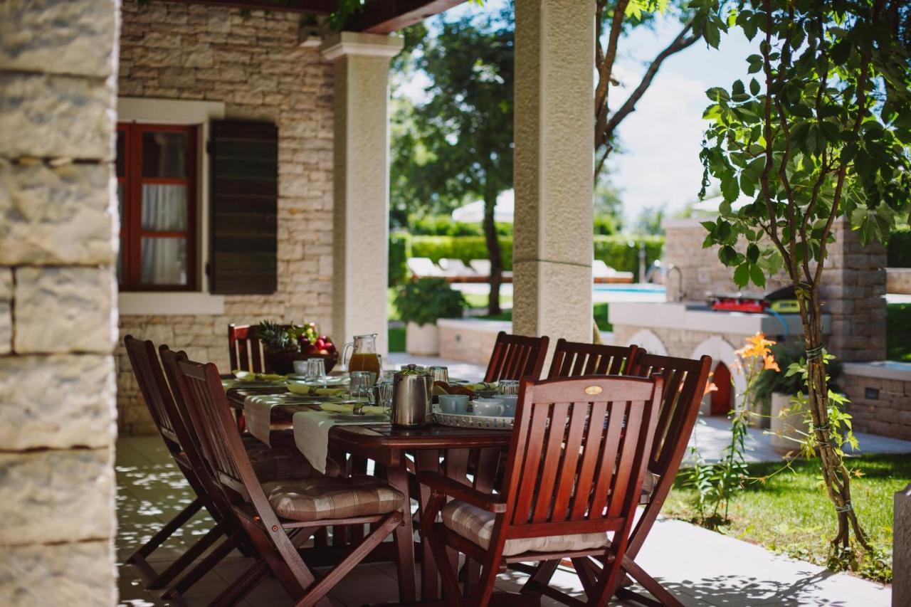 Villa Kringa Tinjan 外观 照片
