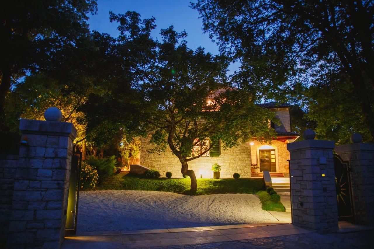 Villa Kringa Tinjan 外观 照片