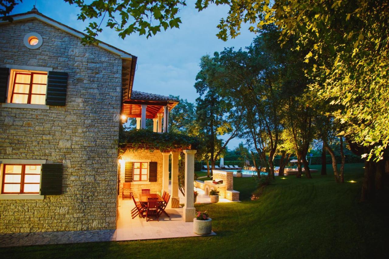 Villa Kringa Tinjan 外观 照片