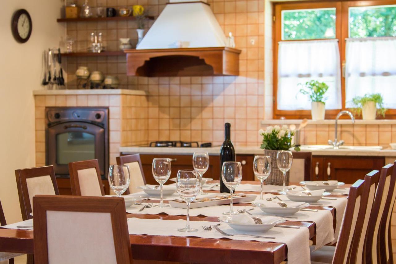 Villa Kringa Tinjan 外观 照片