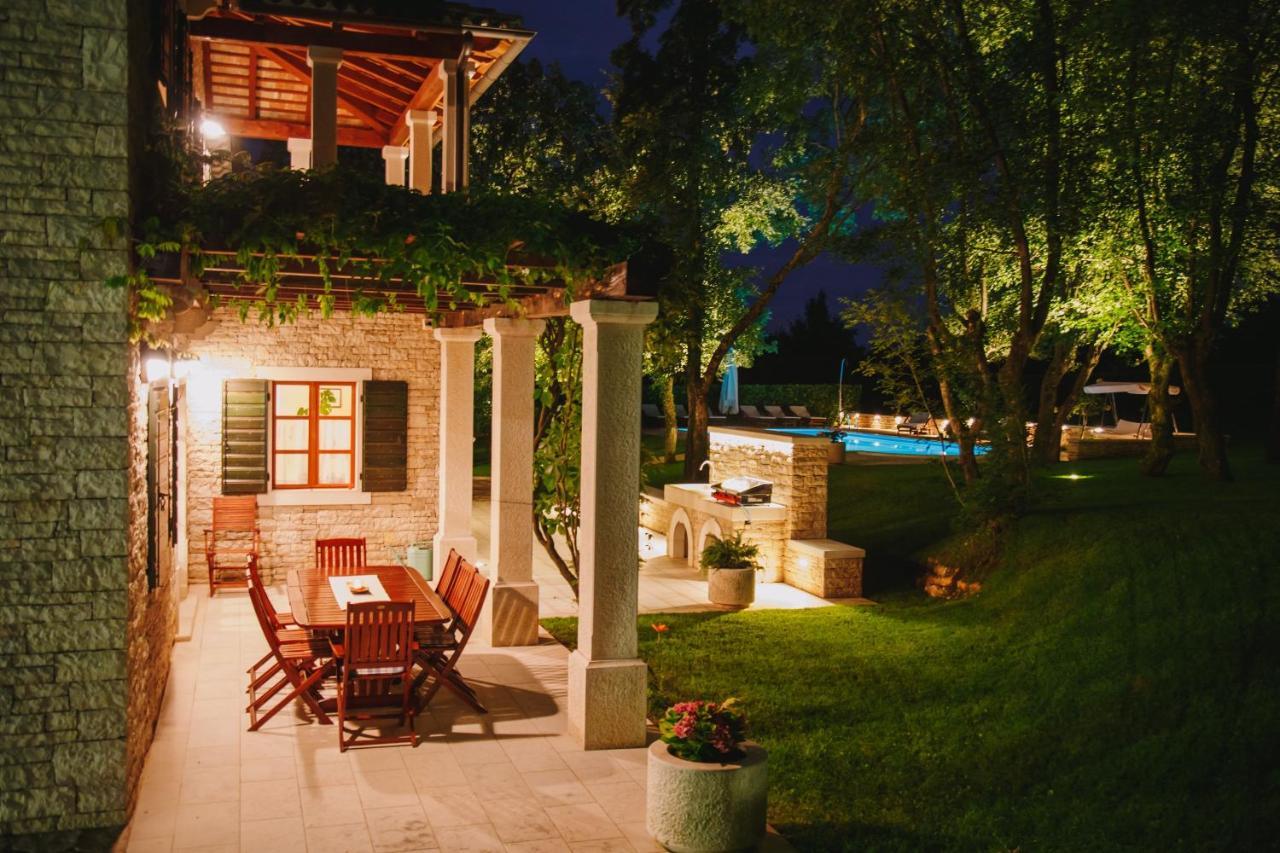 Villa Kringa Tinjan 外观 照片
