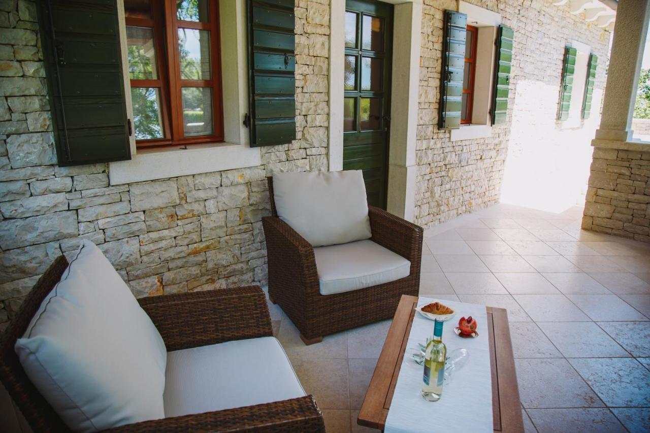 Villa Kringa Tinjan 外观 照片